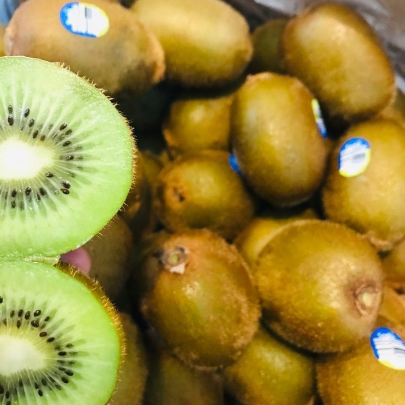 

Kiwi Green Manis Segar 1 Kg