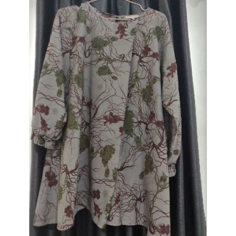 PL Nahdi Top Grey Ria Miranda