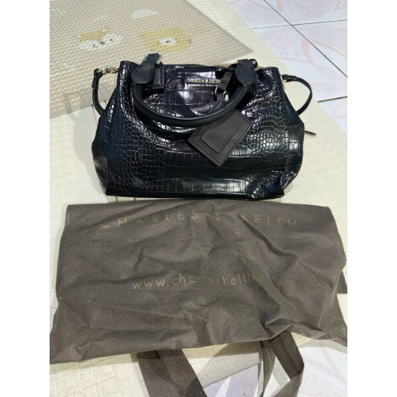Sling bag charles n keith croco