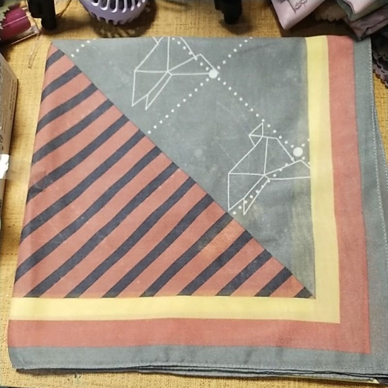 Kaila Darifah Kuning Kerudung Segiempat Motif Elzatta