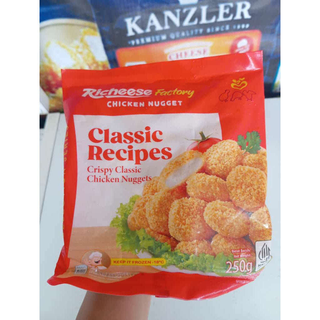 

CHIKEN NUGET CRISPY RICHEESE 250GR / Chiken nuget crispy 250gr / NUGGET CRISPY RICHEESE 250GR