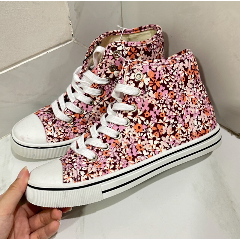 rubi sepatu tinggi bunga gelap 7636