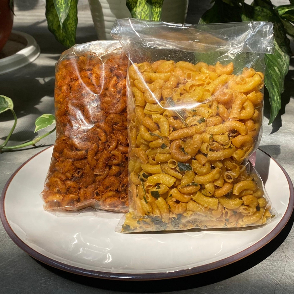 

Snack kiloan makaroni original daun bawang dan pedas daun bawang