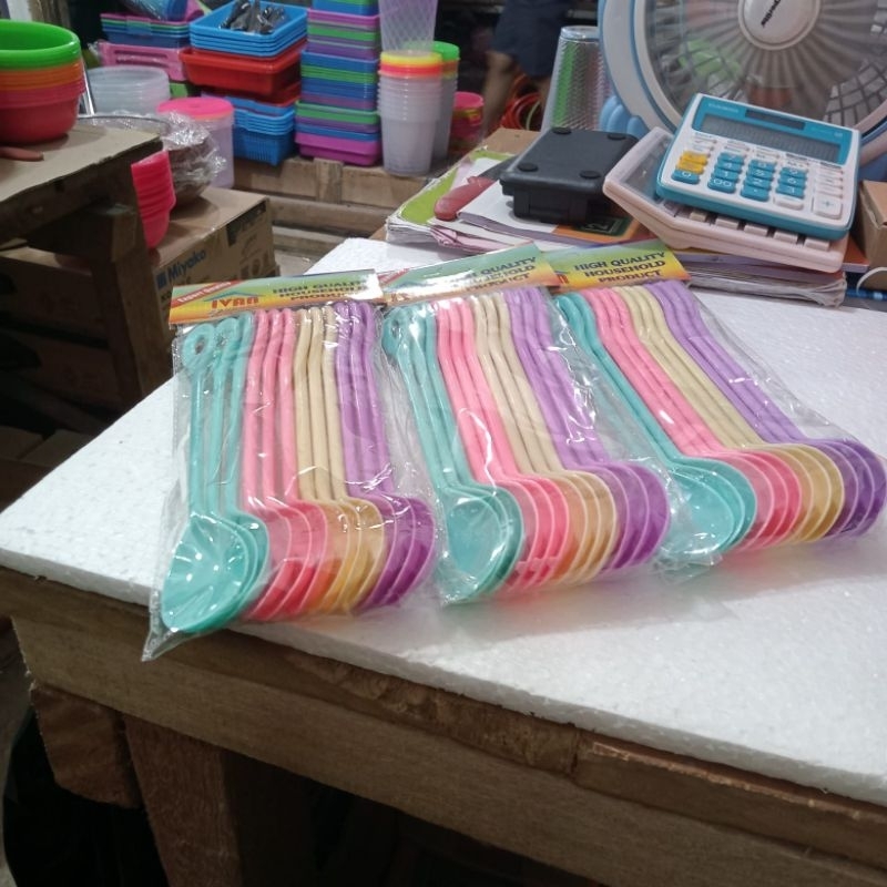 Sendok teh plastik Warna