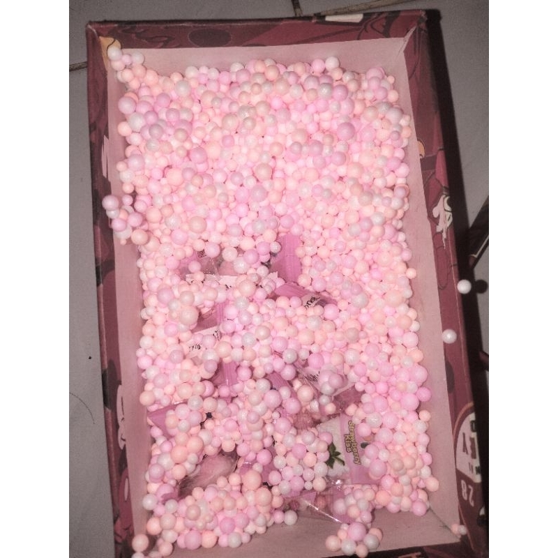 

centong berhadiah 5 permen dan milih 1 blindbag