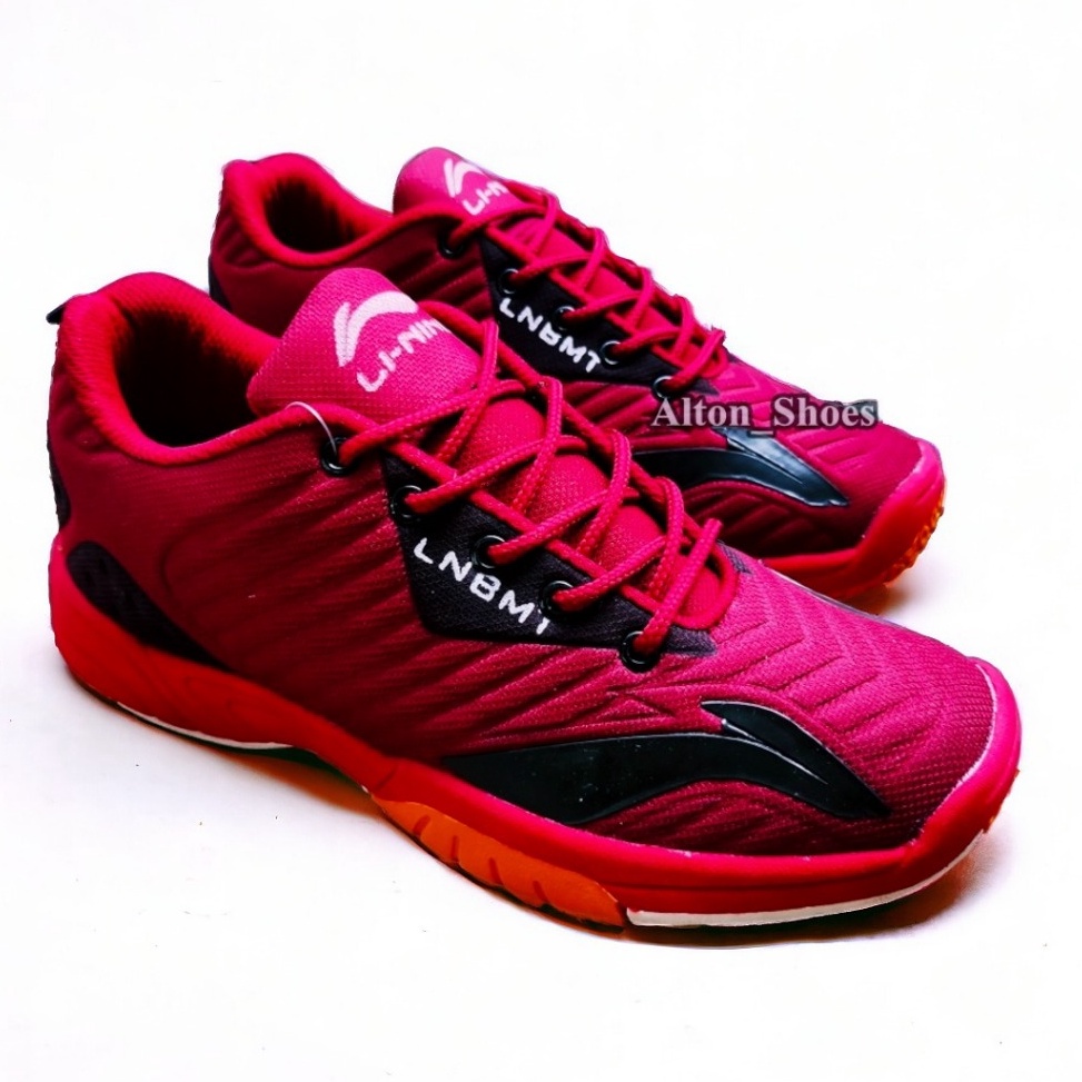 KODE P57E sepatu badminton LiNing saga lite 3 terlaris LNBMT maroon