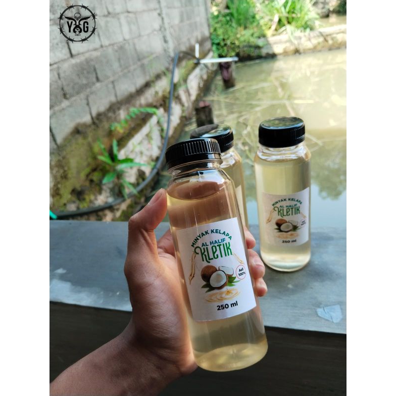 

Minyak Kelapa Asli 250ml Murni 100% /Klentik/Kletik/Lentik