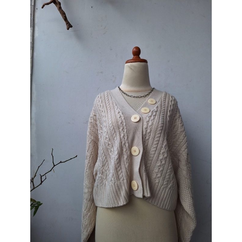 Preloved cardigan rajut crop
