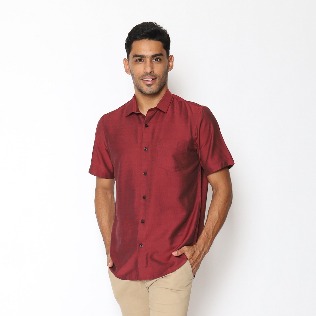 MAGINOT Kemeja Pria Basic Stripe Lengan Pendek MAROON