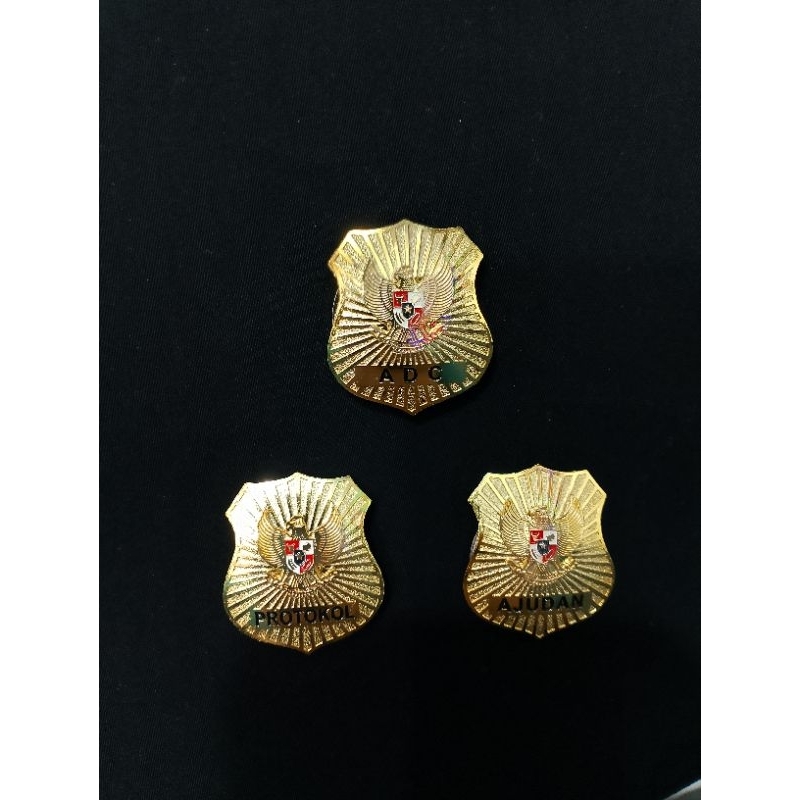 Lencana / Pin Kuningan Protokol - ADC - Ajudan