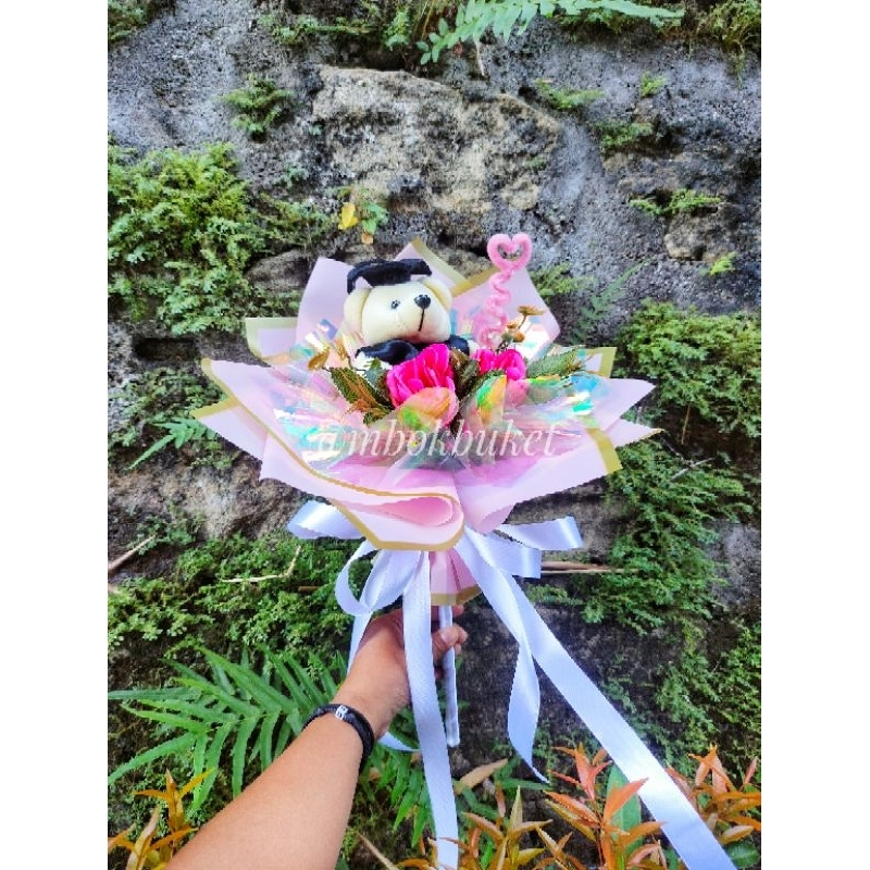 

BUKET BONEKA WISUDA STICK PINK LOVE UNTUK CEWEK ANAK PEREMPUAN