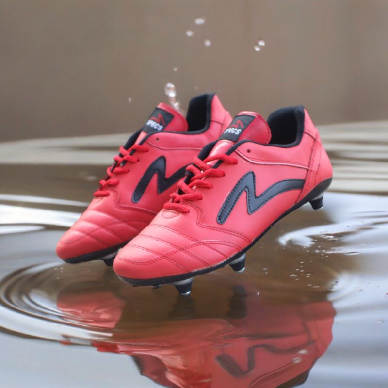 big sale new sepatu bola specs kulit sapi asli pull besi outsol sudah di jahit