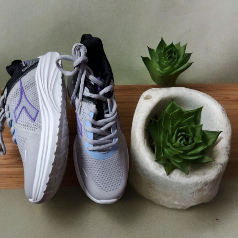 DIADORA HIRAM FEMALE