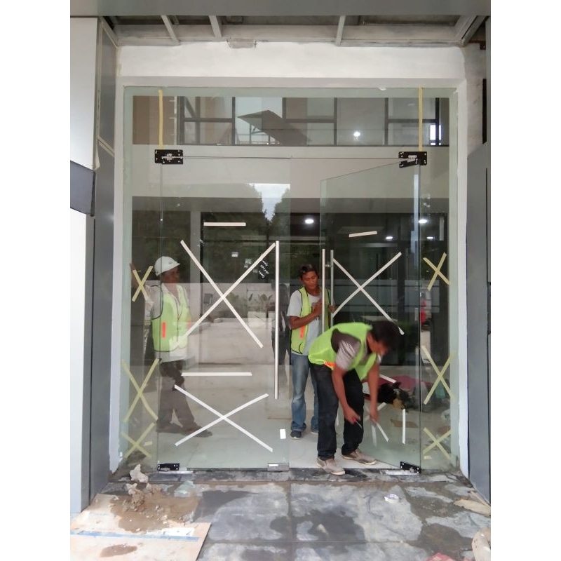 Kaca Pintu Engsel Tanam