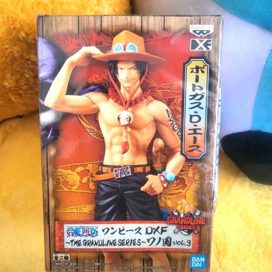 Original bandai one piece action figure