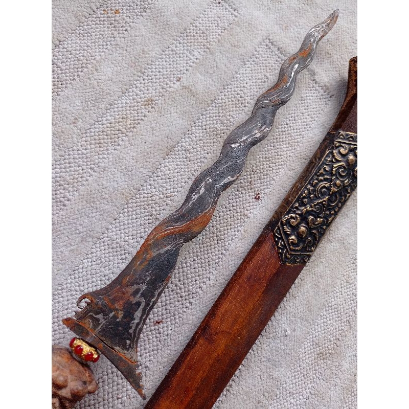 keris Bali pamor kulit semangka