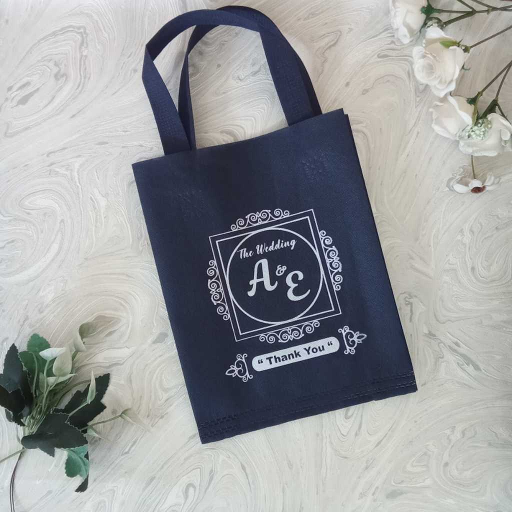 

mamisouv | Tas Spunbond Hajatan 20x25x8, Tas Goodiebag Oleh-oleh Wedding Haji Umroh Khitan Ultah
