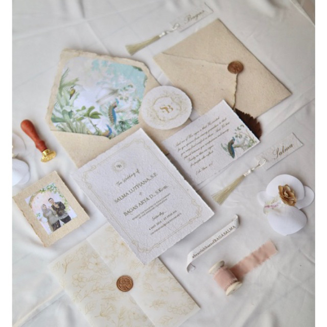 

Btari Series Wedding Keepsake | Undangan Aesthetic | Undangan Rustic | Undangan Dokumentasi | Wedding Vows Handmade Undangan Aesthetic | calligraphy wedding keepsake | invitation wedding set kaligrafi