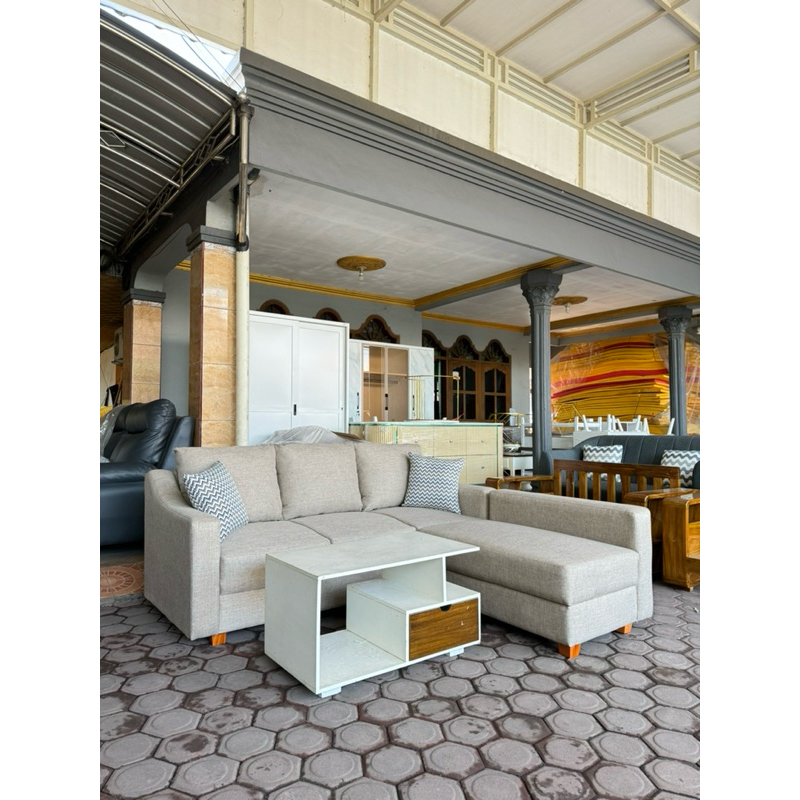 sofa minimalis selonjor meja