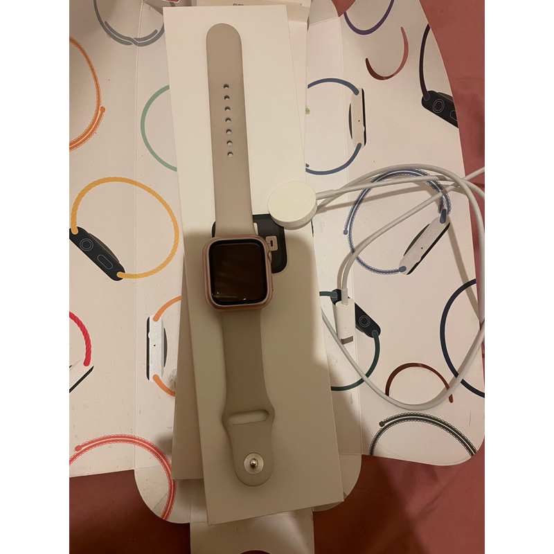 Apple Watch SE (2nd Gen) 40mm Preloved