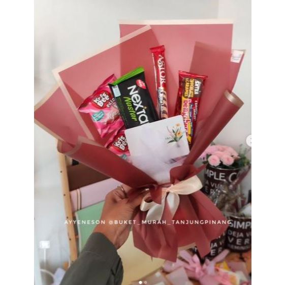 Buket Snack Kertas Warna Red