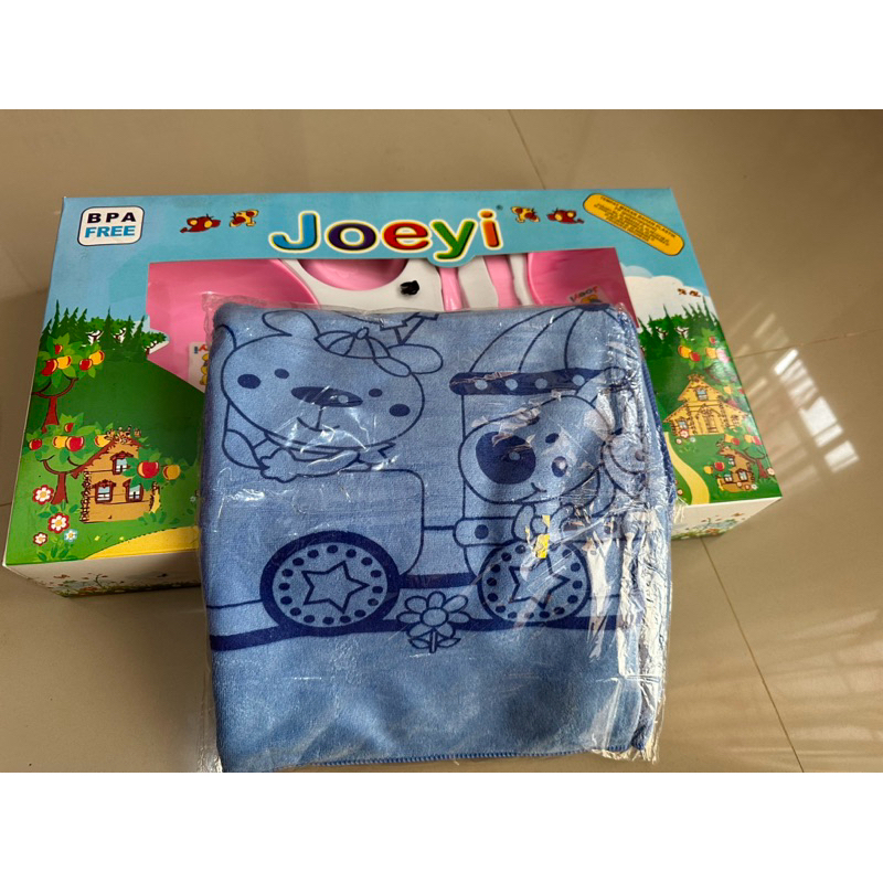 feeding set + handuk bayi