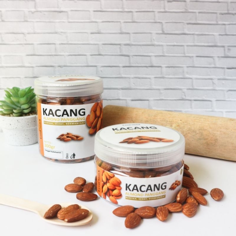 

Kacang almond premium panggang organik renyah