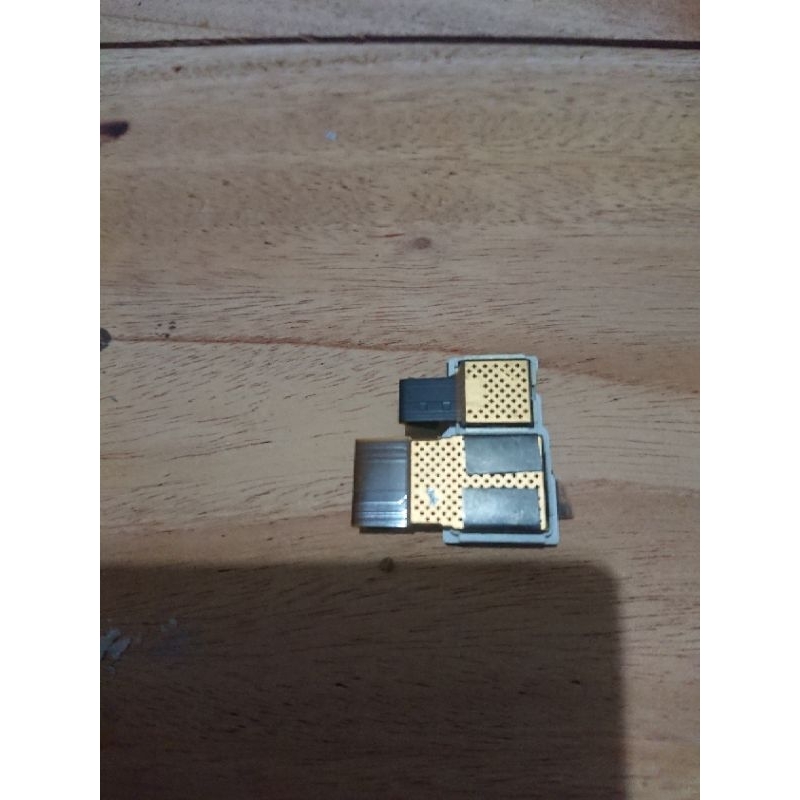 Kamera belakang aquos r3