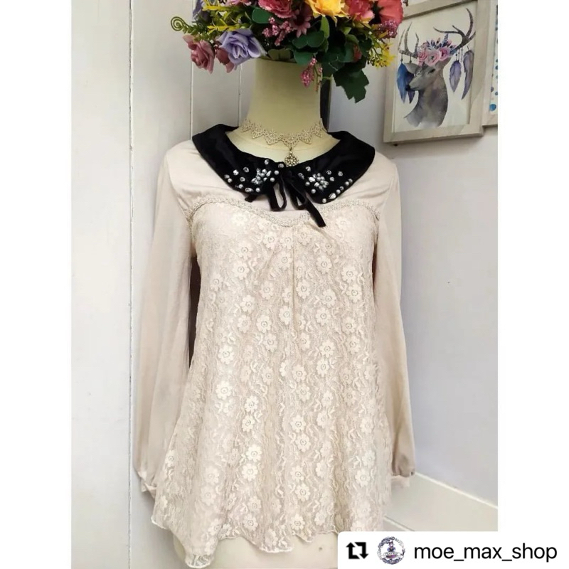 axes femme top brukat kerah velvet