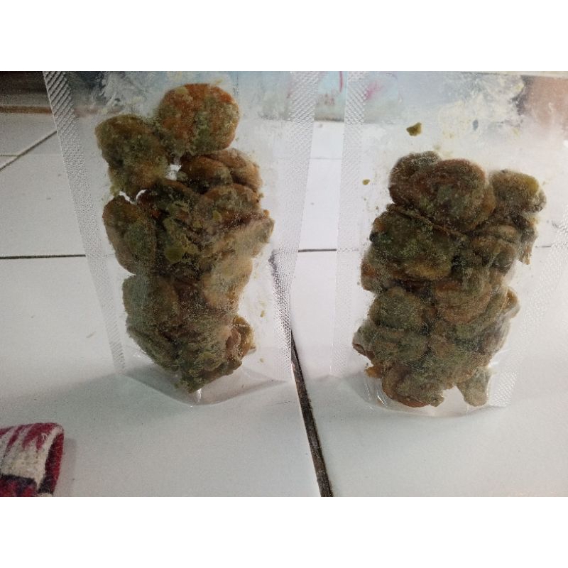 

keripik pisang rasa colat greantea ori