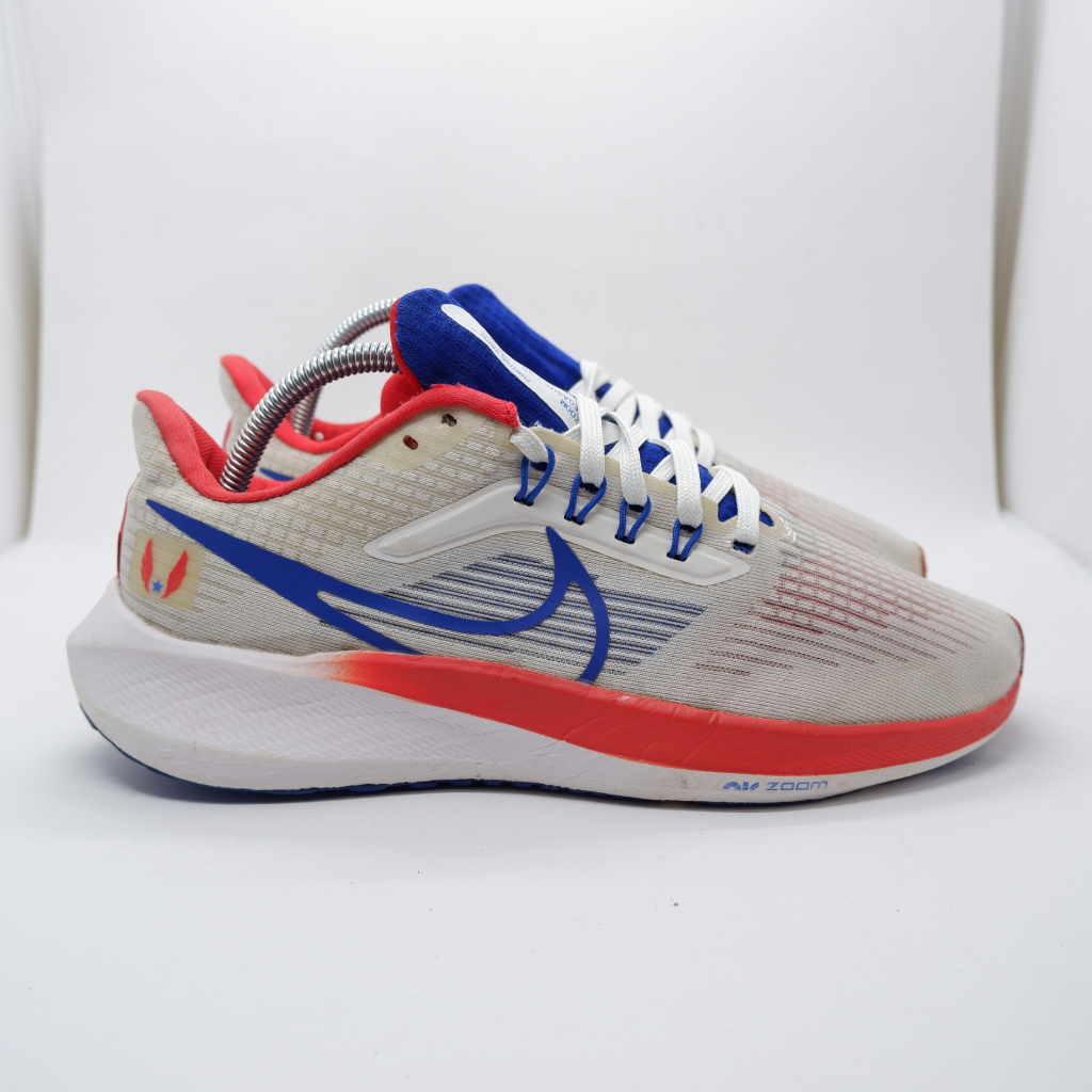 SEPATU BEKAS / SECOND SIZE 42 159 Nike Air Zoom Pegasus 39 White Blue Solar Red