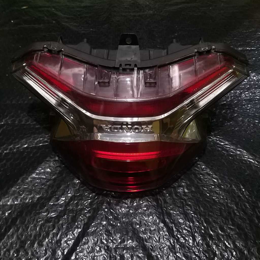 stoplamp lampu belakang pcx 150 K97 original