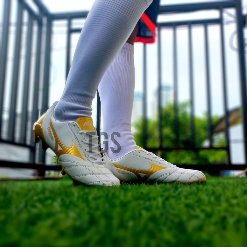 Sepatu Bola Mizuno Neo Shin FG White Gold