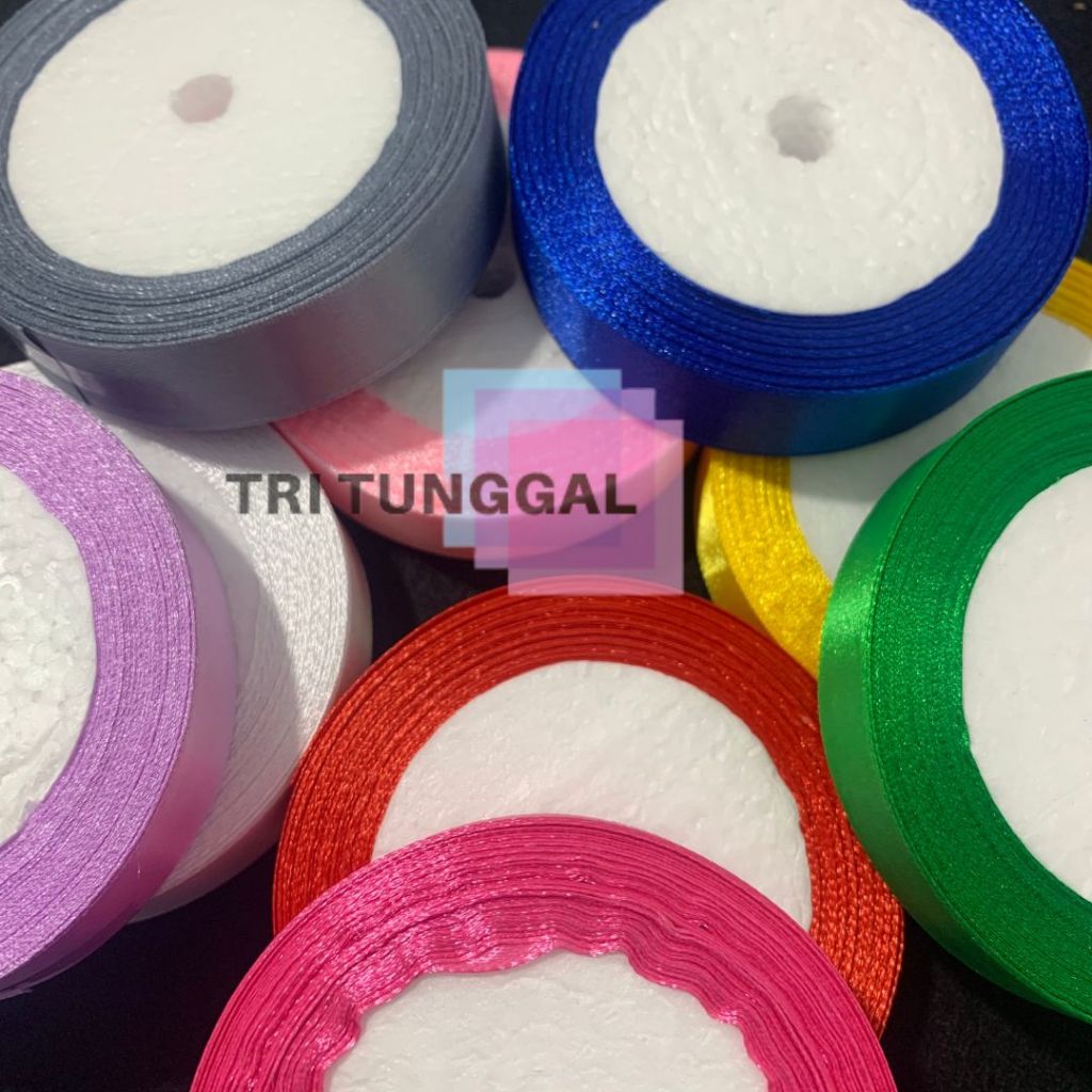 

Roll Pita Satin Lebar 2cm Ribbon 1 Gulung Polos Hiasan Bunga DIY Bouquete Flower Craft Graduation Kerajinan Dekorasi Kain Satin Parcel Hadiah Murah Prakarya Kualitas Bagus Bahan Tebal Toko Tri Tunggal