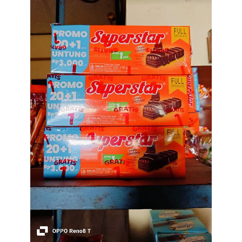 

Superstar Wafer Triple Coklat 1 box isi 20 Griya Snack
