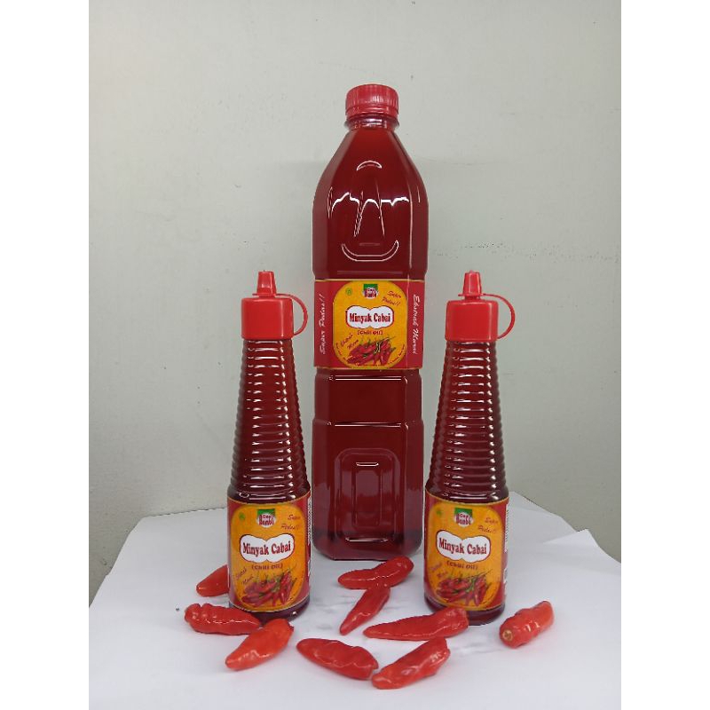 

Minyak Cabai Murni / Chili Oil Extract 1000 ml cap 7 bambu