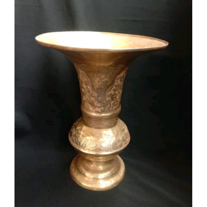 Kinangan Sirih Kuno Tahun 1950 an Ukir Permukaan Bahan Kuningan Asli