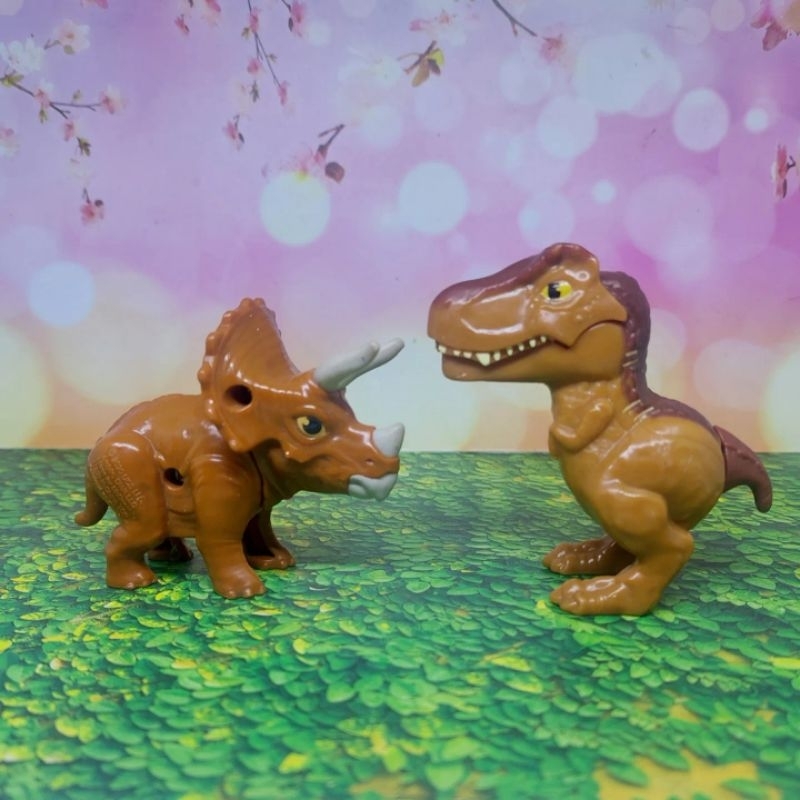 Set 2pcs Dinosaurus Coklat Jurassic World kw snap squad mcd happy meal Preloved