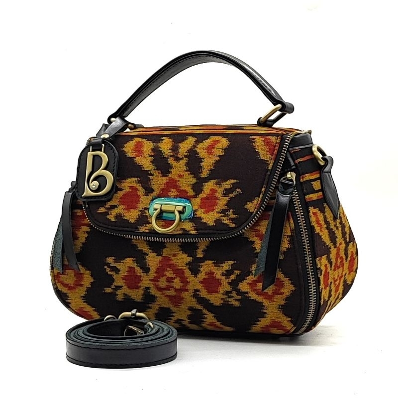 Tas Kulit Gendhis Batika