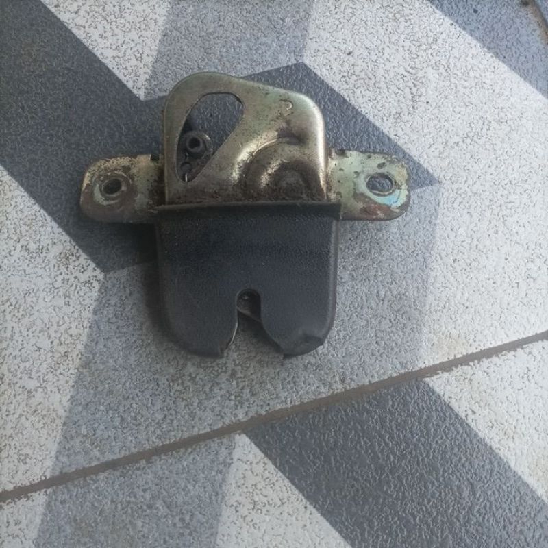 Doorlock bagasi TiMOR