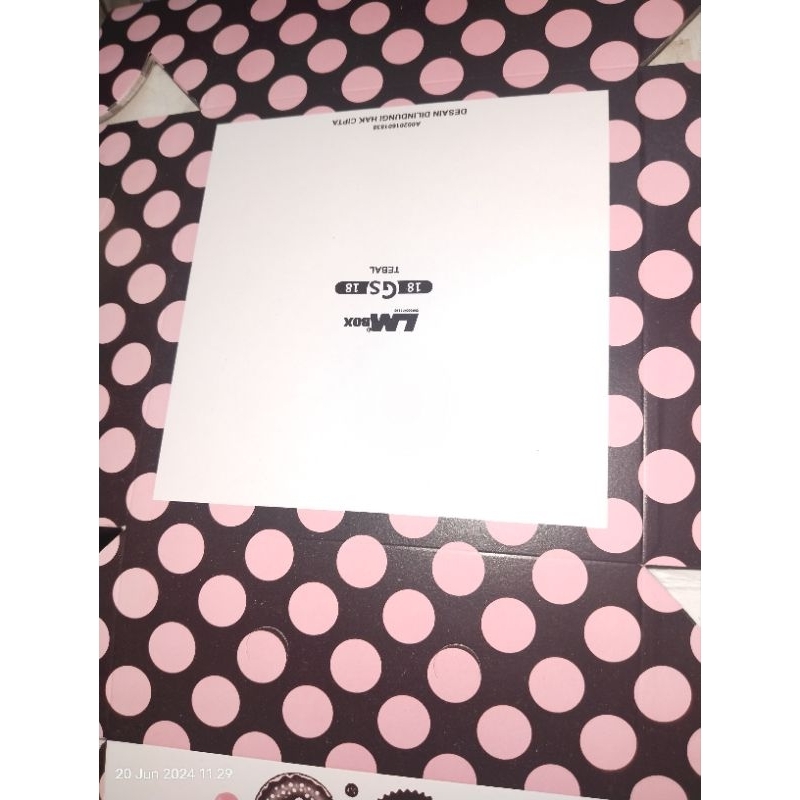 

Kotak 18x18 isi 10lembar