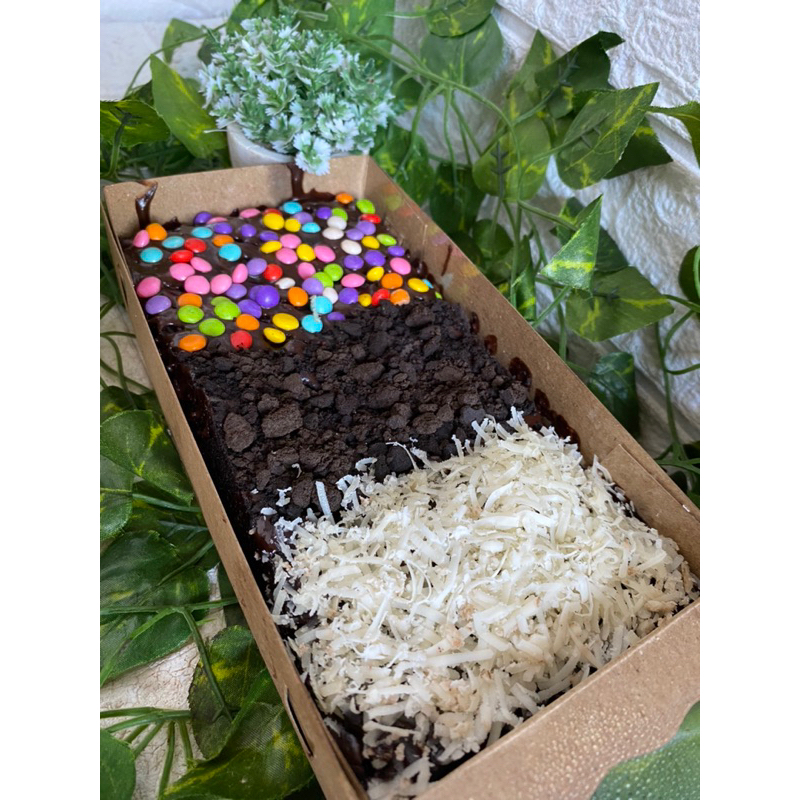 

Fudgy Brownies size 20x10 cm