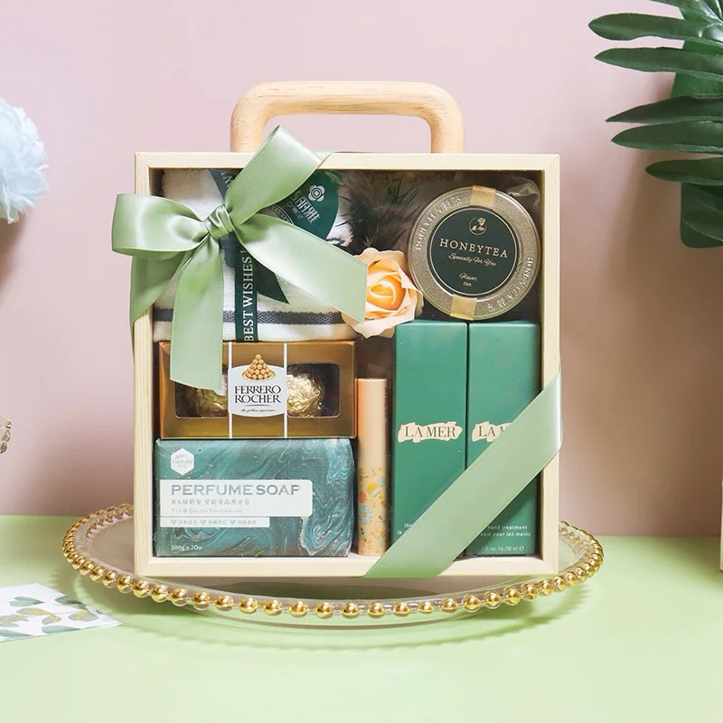 

wooden Box gift / box kayu / kotak hampers / kotak perhiasan