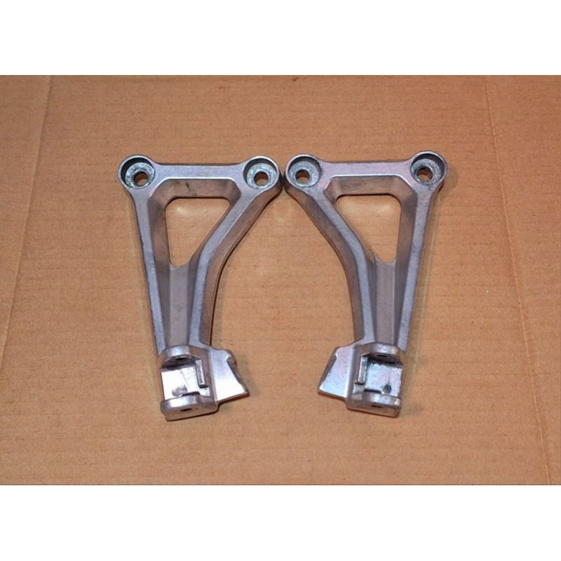 postep footstep belakang honda cbr650 original