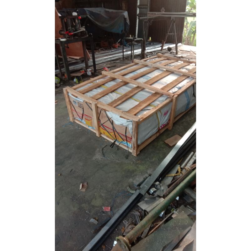 lantai both container