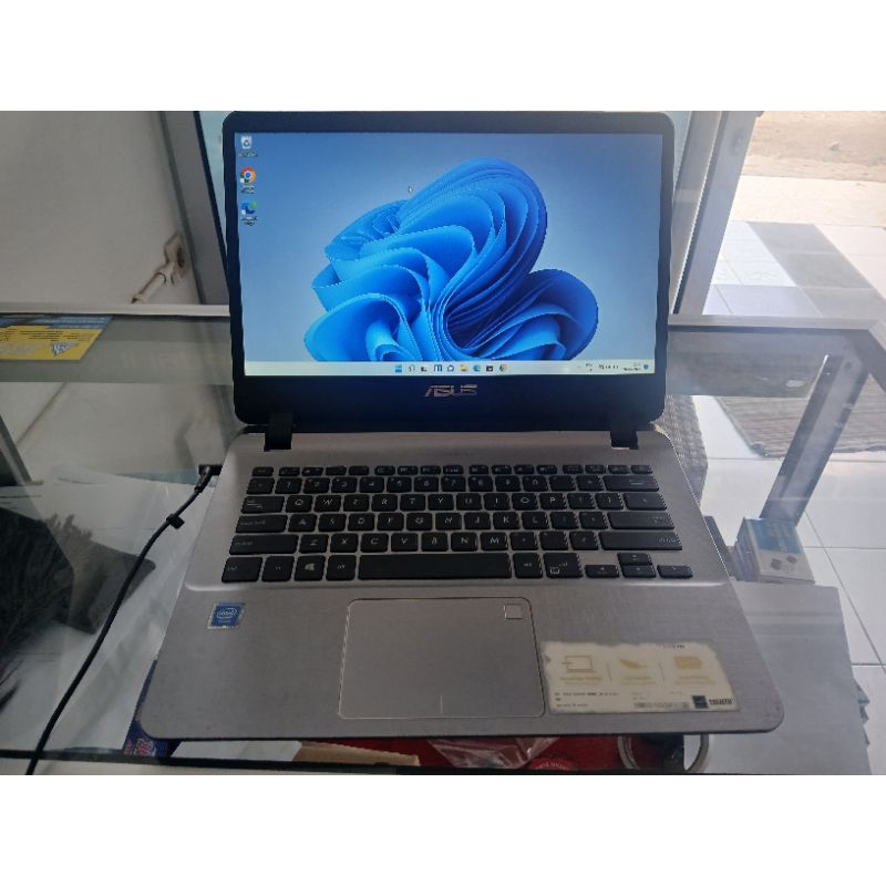 Laptop Second Asus Vivobook 14 Intel Celeron N4000 4GB DDR4 HARDISK 1TB
