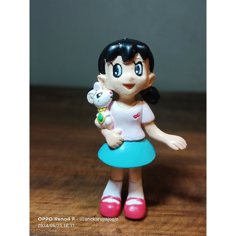 action figure shizuka mini doraemon