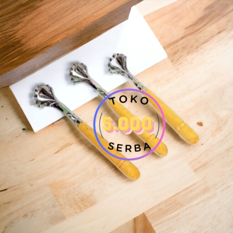 Kerokan kelapa manual /kerokan kelapa stainless gagang kayu