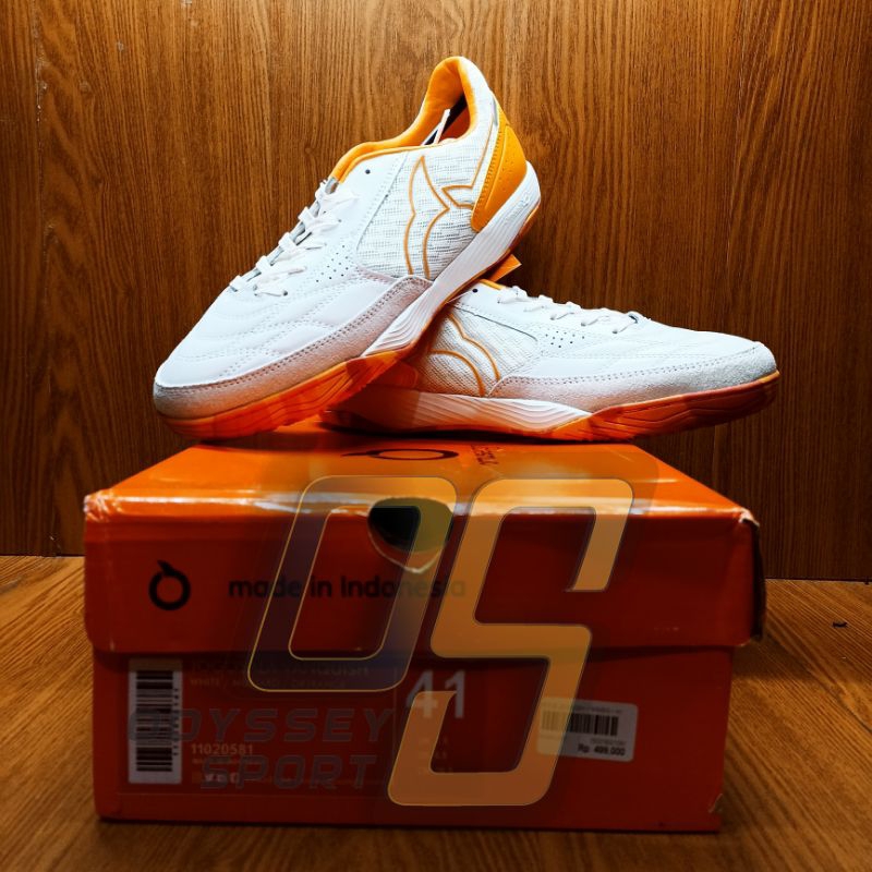 Sepatu Futsal Ortuseight Jogosala Vanquish (White/Orange) 100% ORIGINAL