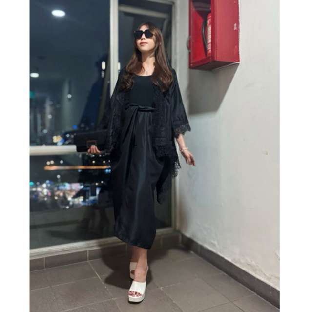 Set Kebaya Outer dan Rok Lilit